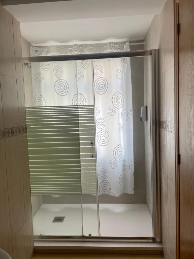 אלצ'ה Hostal Maria מראה חיצוני תמונה A modern armoire